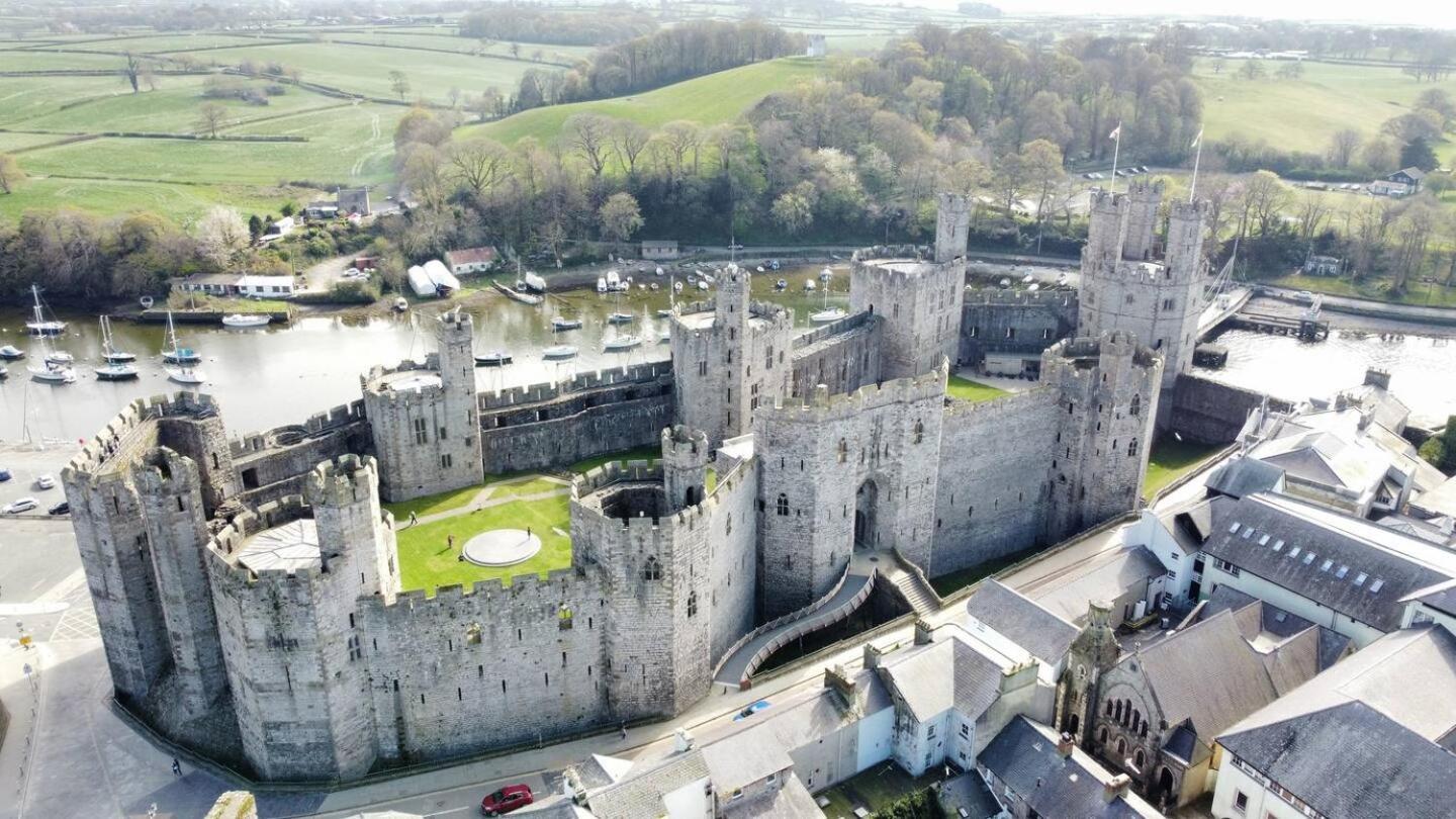 Pass The Keys Apartment 3 Old Conservative Club In Historic Town Caernarfon Bagian luar foto