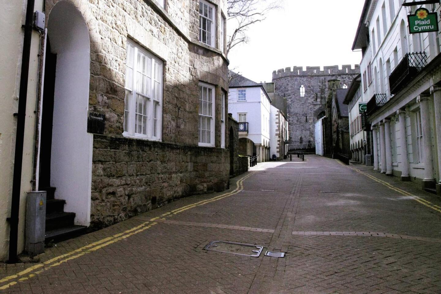 Pass The Keys Apartment 3 Old Conservative Club In Historic Town Caernarfon Bagian luar foto